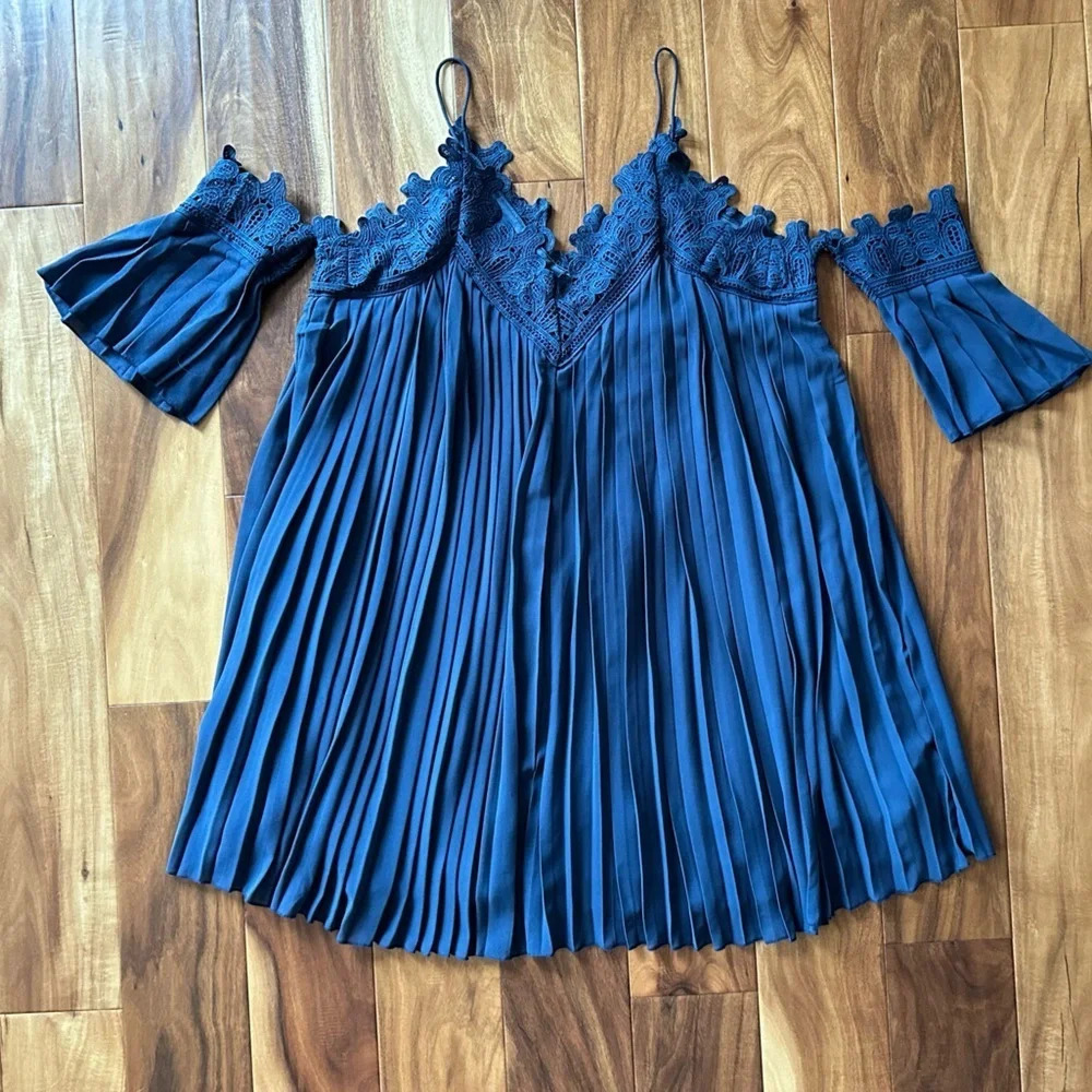 Lulu’s Give Thanks Navy Blue Lace Off-the-Shoulder Tunic Dress size Small - Picture 2 of 5